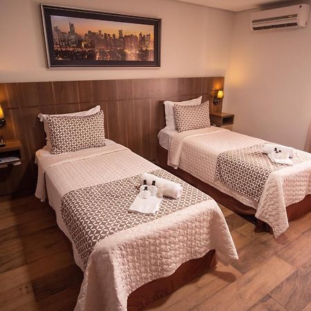 Padom Business Hotel Bragança Paulista Exteriör bild