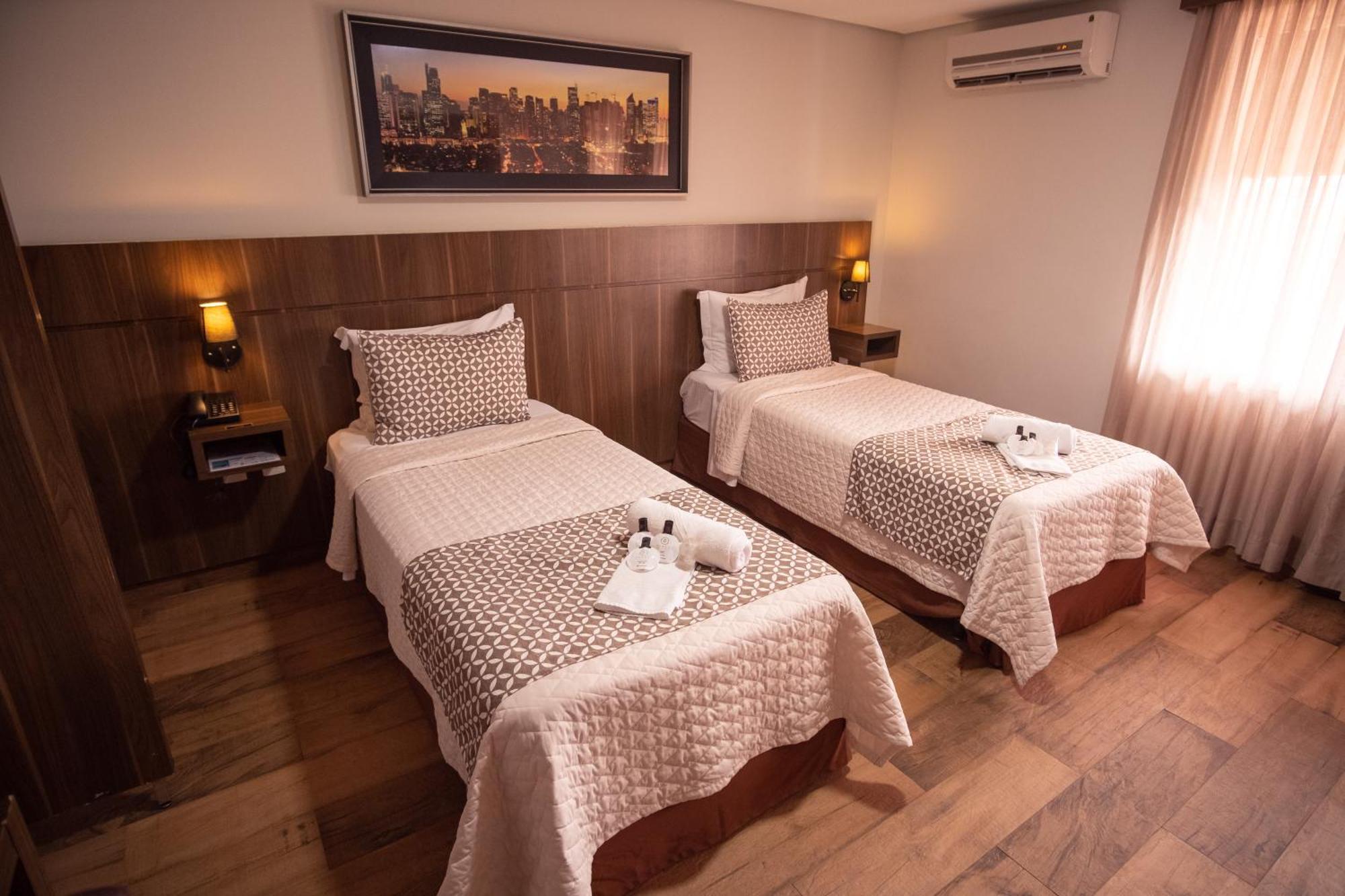 Padom Business Hotel Bragança Paulista Exteriör bild