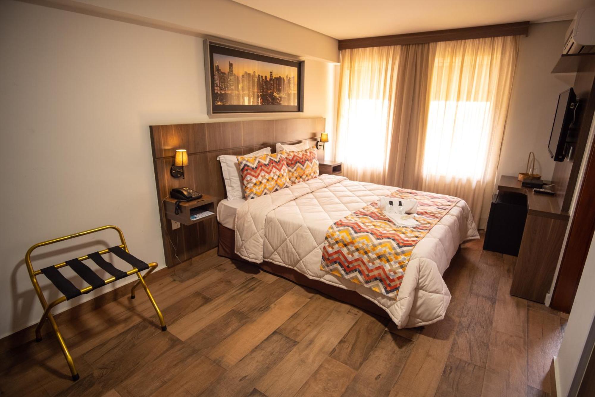 Padom Business Hotel Bragança Paulista Exteriör bild