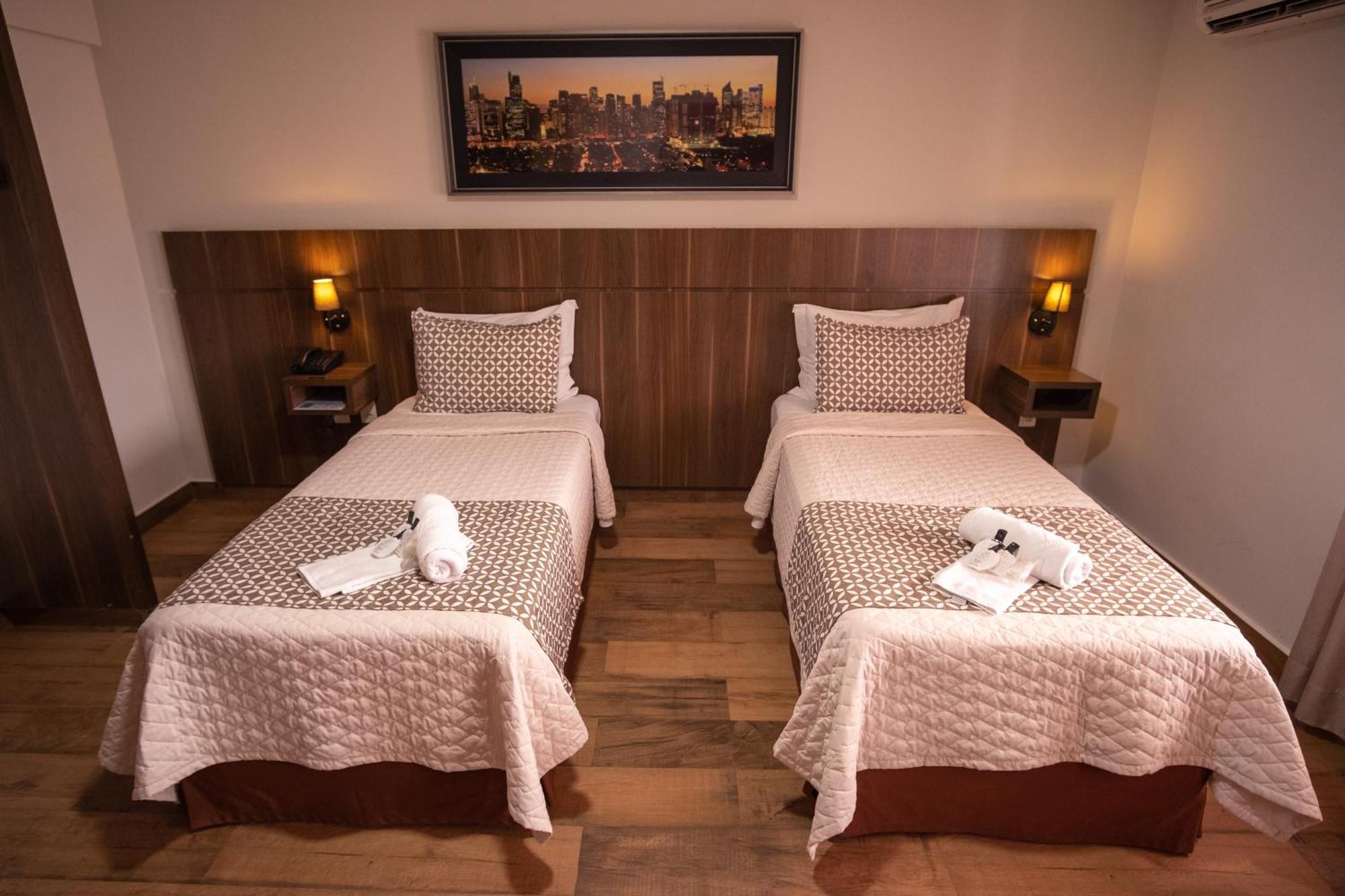 Padom Business Hotel Bragança Paulista Exteriör bild