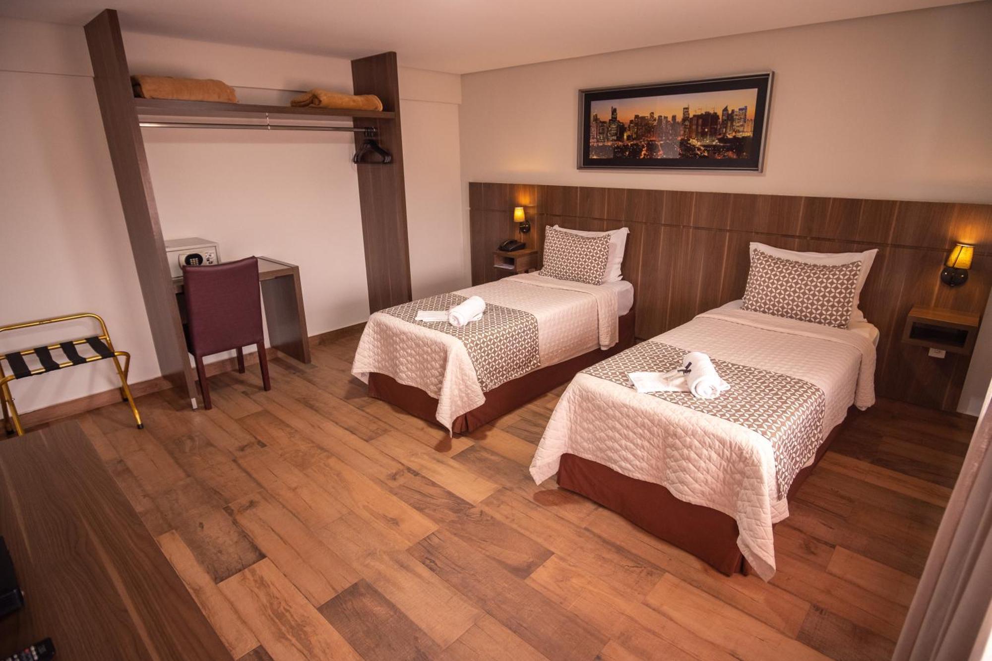 Padom Business Hotel Bragança Paulista Exteriör bild