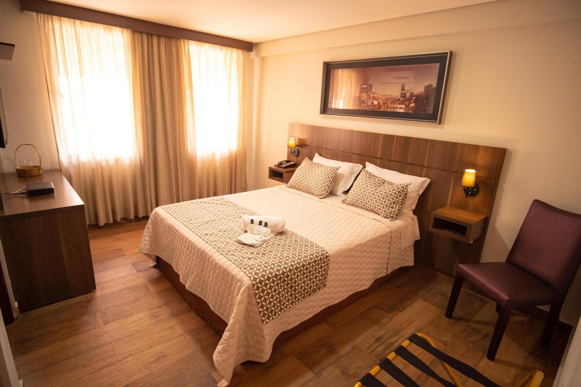 Padom Business Hotel Bragança Paulista Exteriör bild