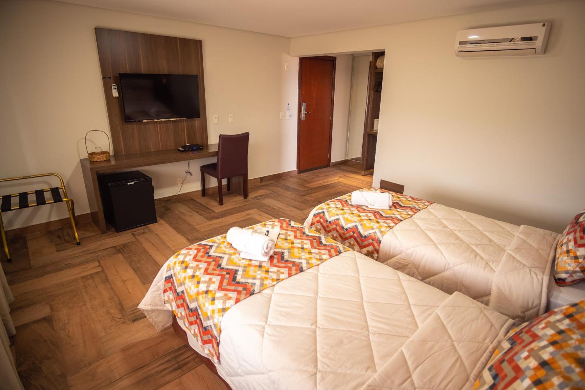 Padom Business Hotel Bragança Paulista Exteriör bild