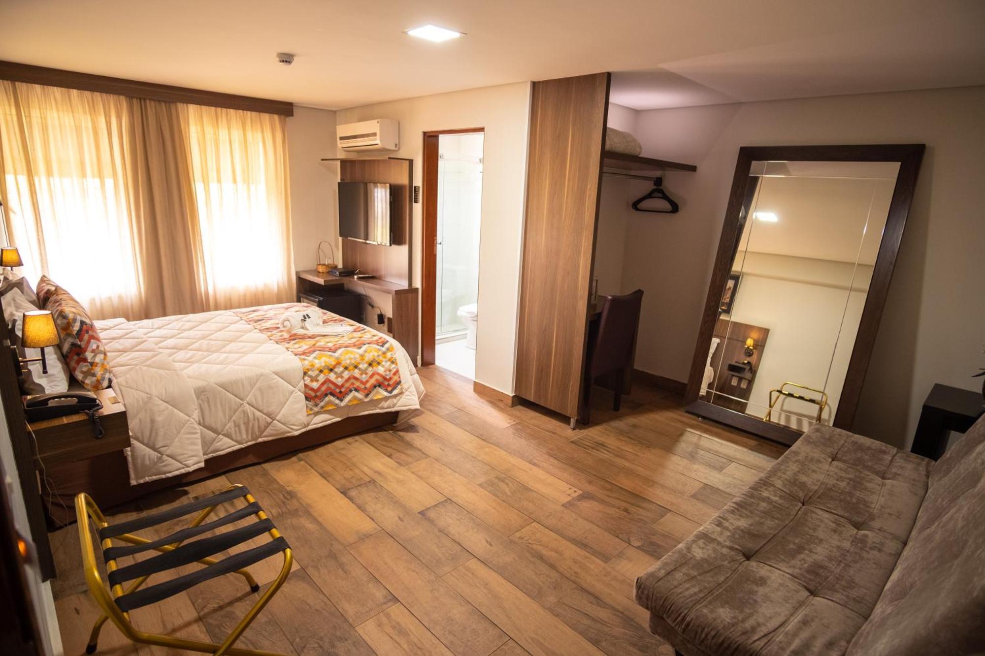 Padom Business Hotel Bragança Paulista Exteriör bild