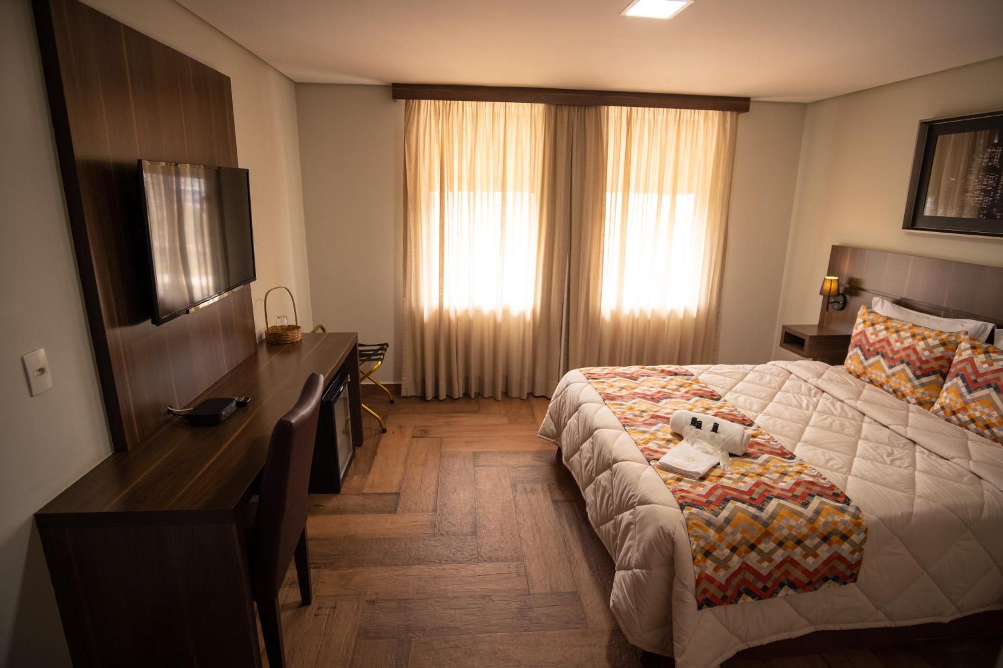 Padom Business Hotel Bragança Paulista Exteriör bild
