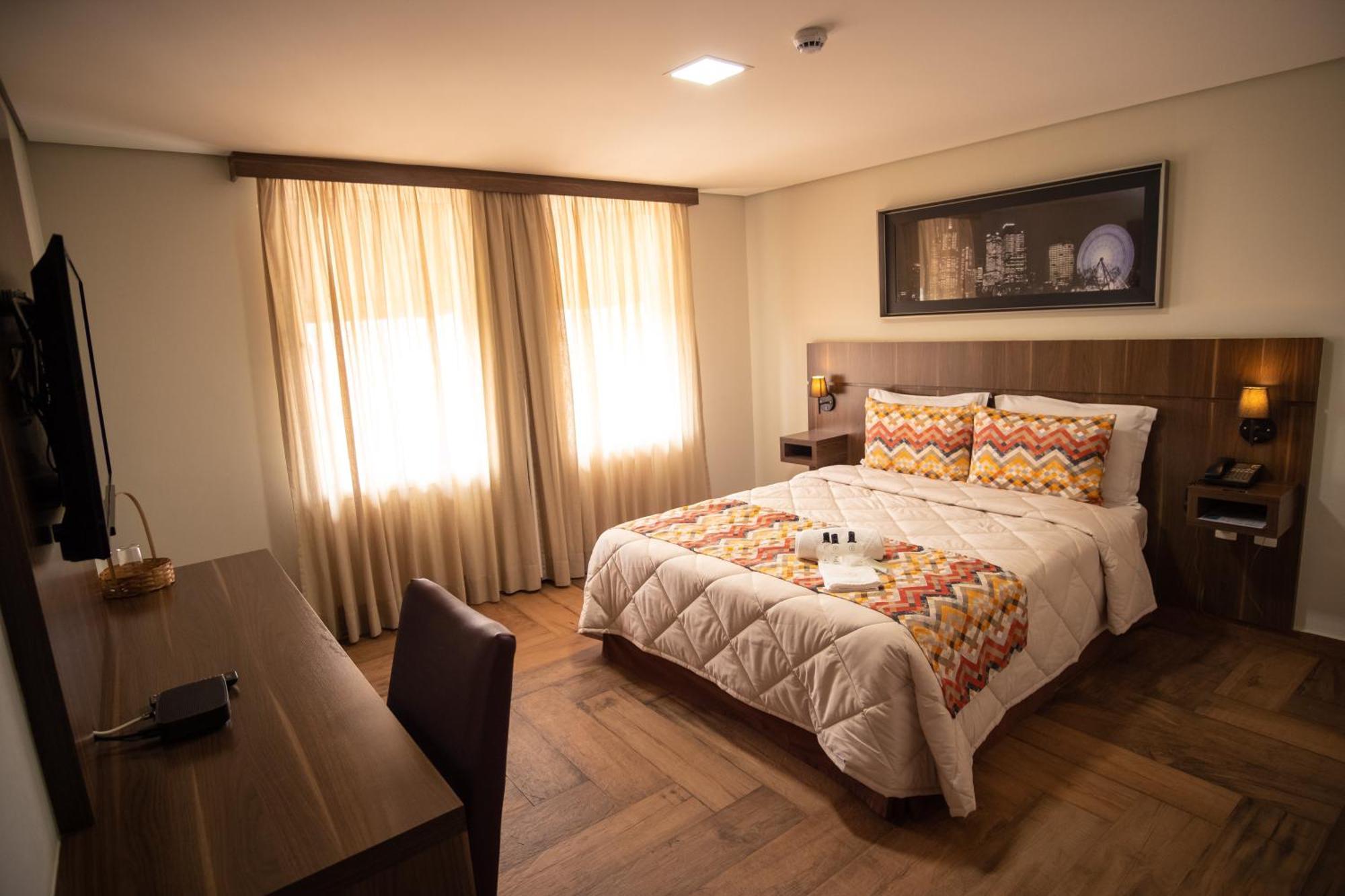 Padom Business Hotel Bragança Paulista Exteriör bild