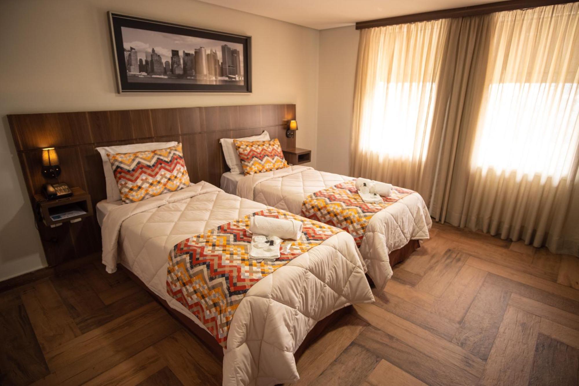 Padom Business Hotel Bragança Paulista Exteriör bild
