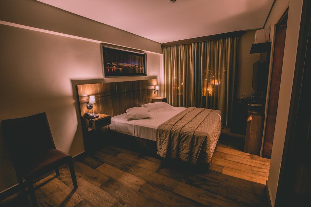 Padom Business Hotel Bragança Paulista Exteriör bild