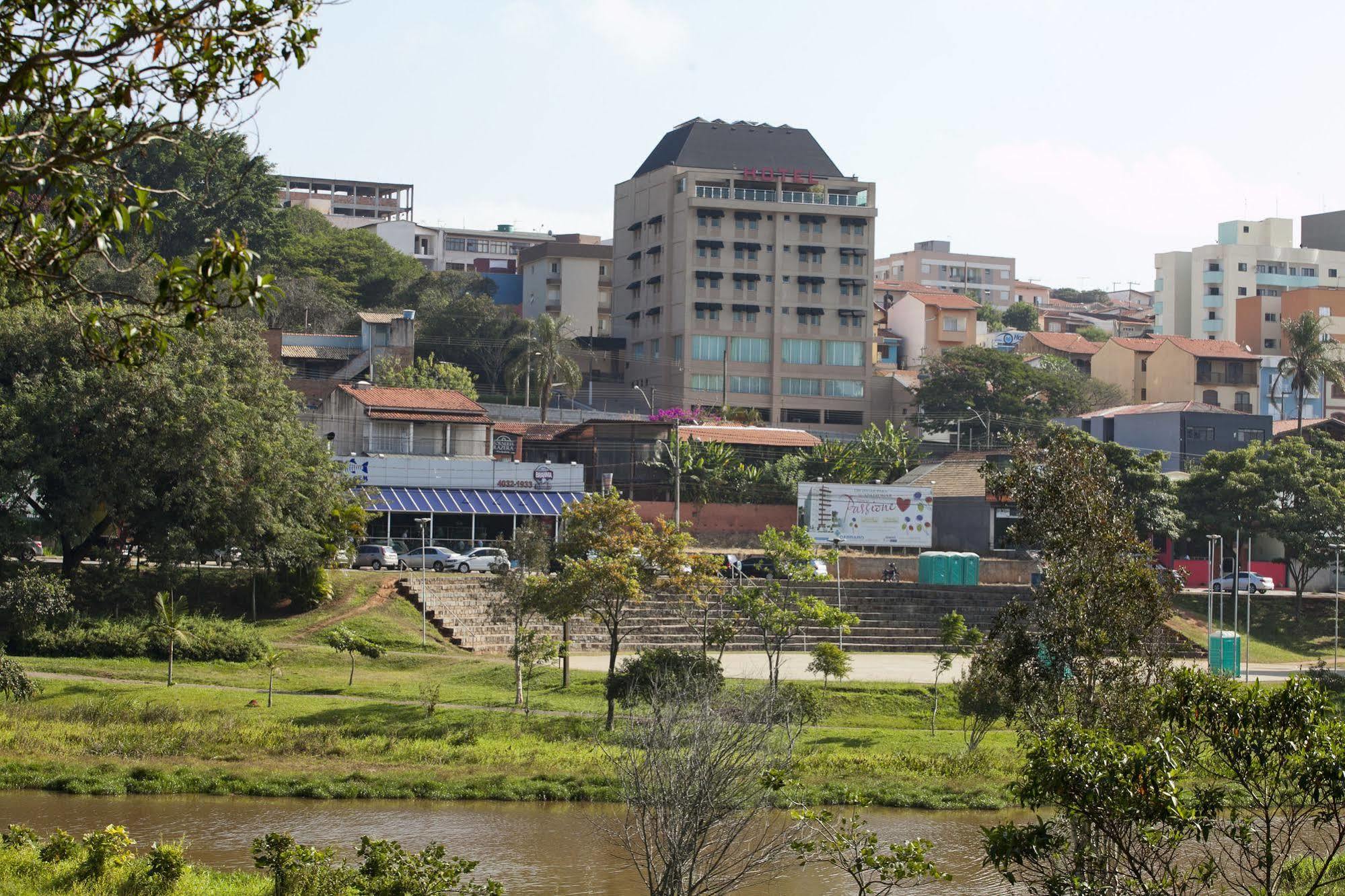 Padom Business Hotel Bragança Paulista Exteriör bild