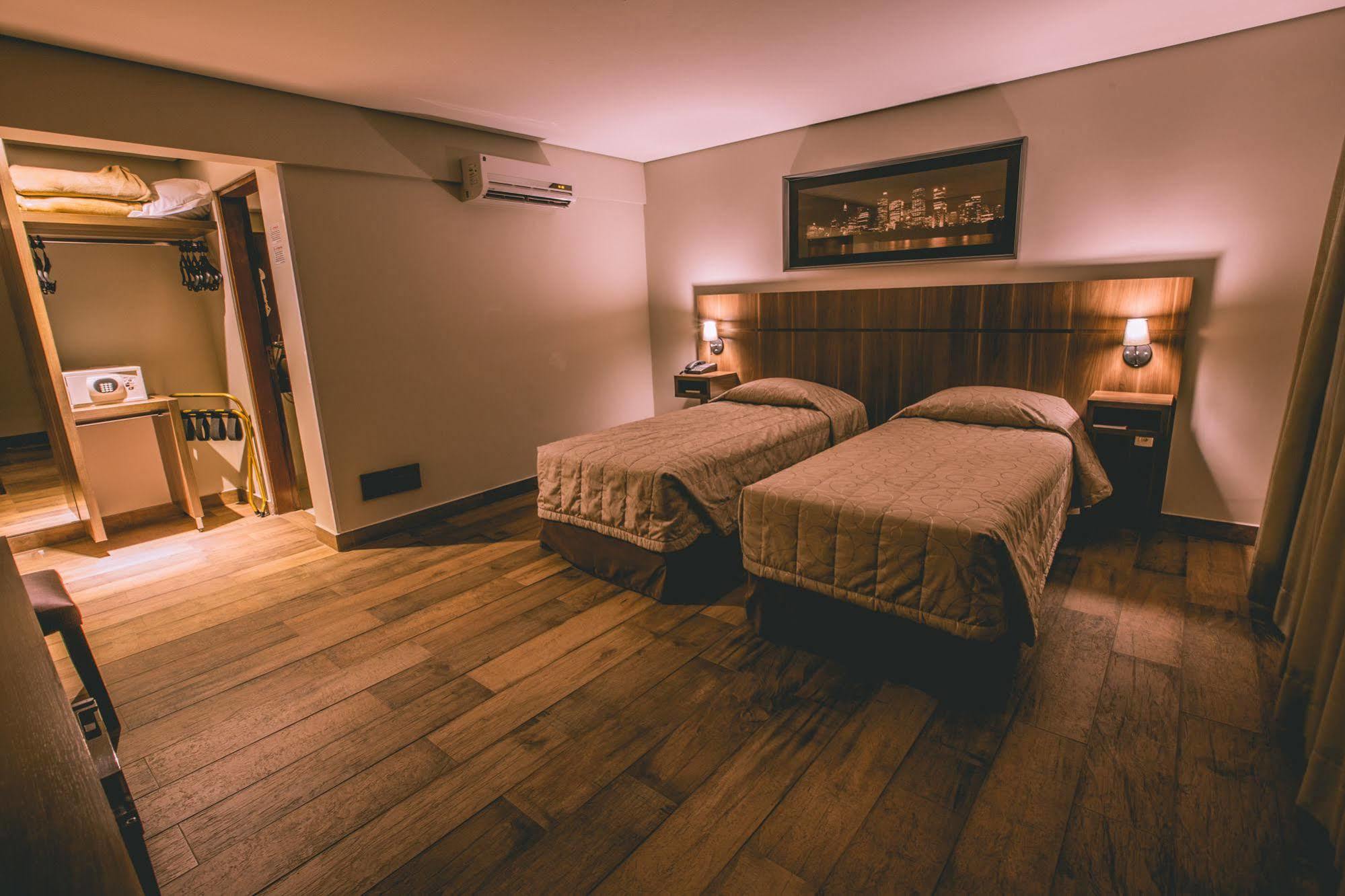 Padom Business Hotel Bragança Paulista Exteriör bild